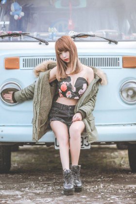 中国台湾妹子张雅涵Kimi户外写真集