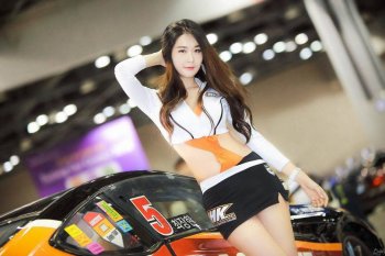 韩国性感模特殷夏荣美腿写真