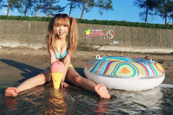 漂亮女孩黄琳海边清凉写真