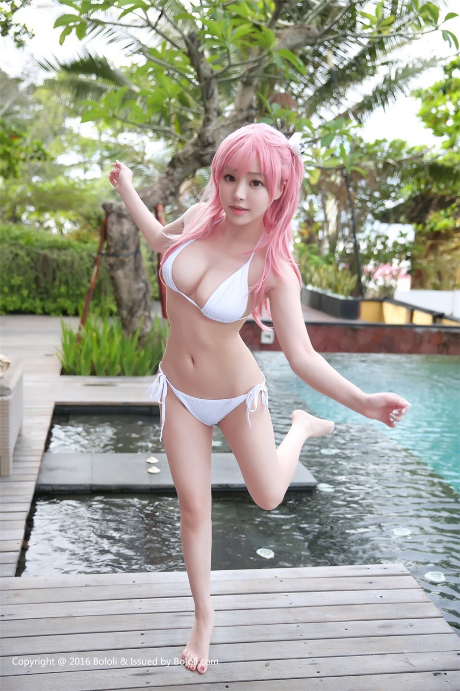 性感童颜美女七宝诱惑比基尼海边写真图片