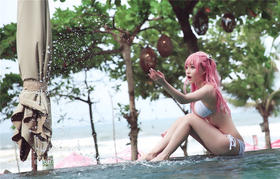 性感童颜美女七宝诱惑比基尼海边写真图片