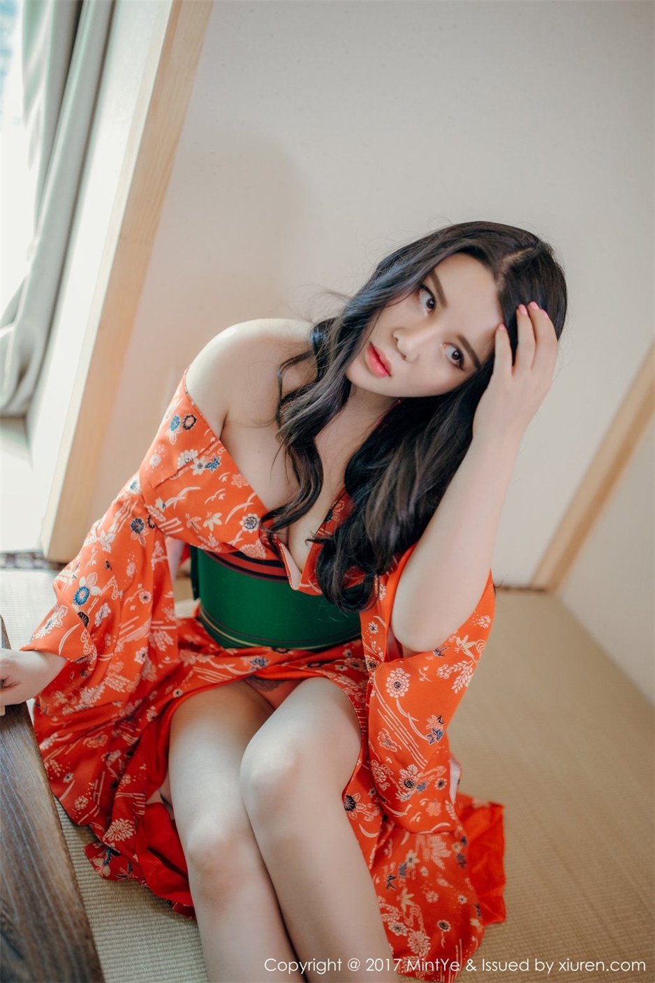 极品美女尤物SukkiQ可儿情趣睡衣写真