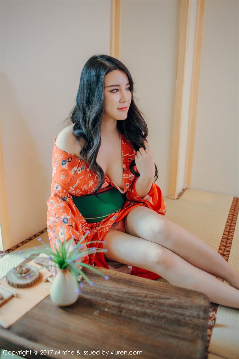 极品美女尤物SukkiQ可儿情趣睡衣写真