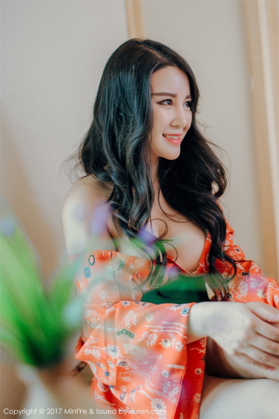 极品美女尤物SukkiQ可儿情趣睡衣写真