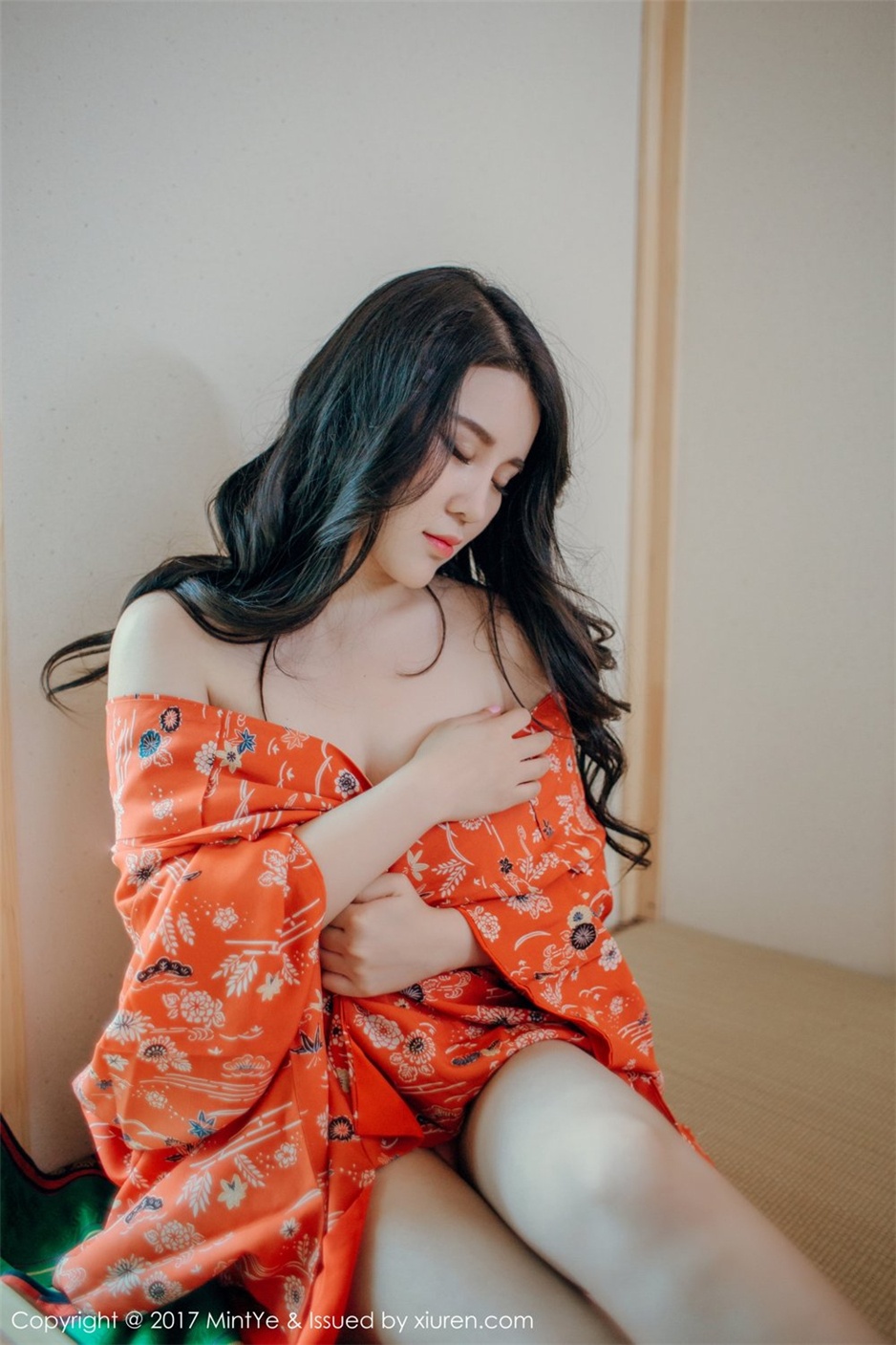 极品美女尤物SukkiQ可儿情趣睡衣写真