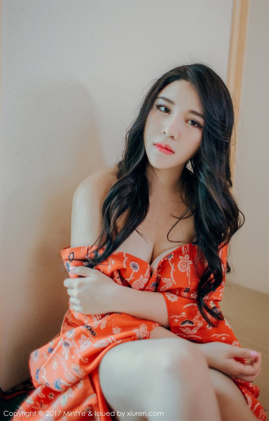 极品美女尤物SukkiQ可儿情趣睡衣写真