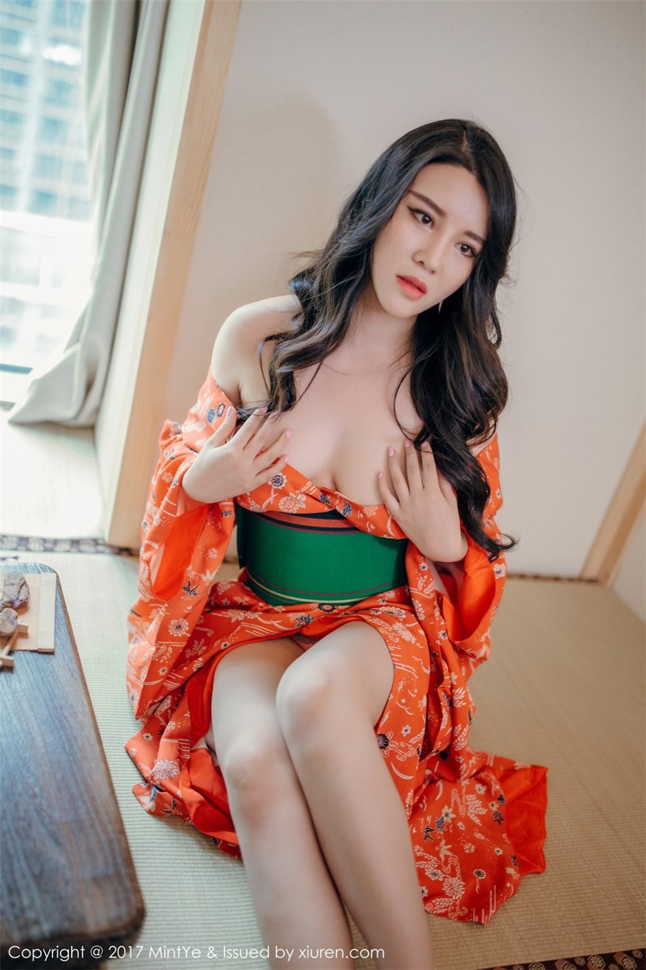 极品美女尤物SukkiQ可儿情趣睡衣写真