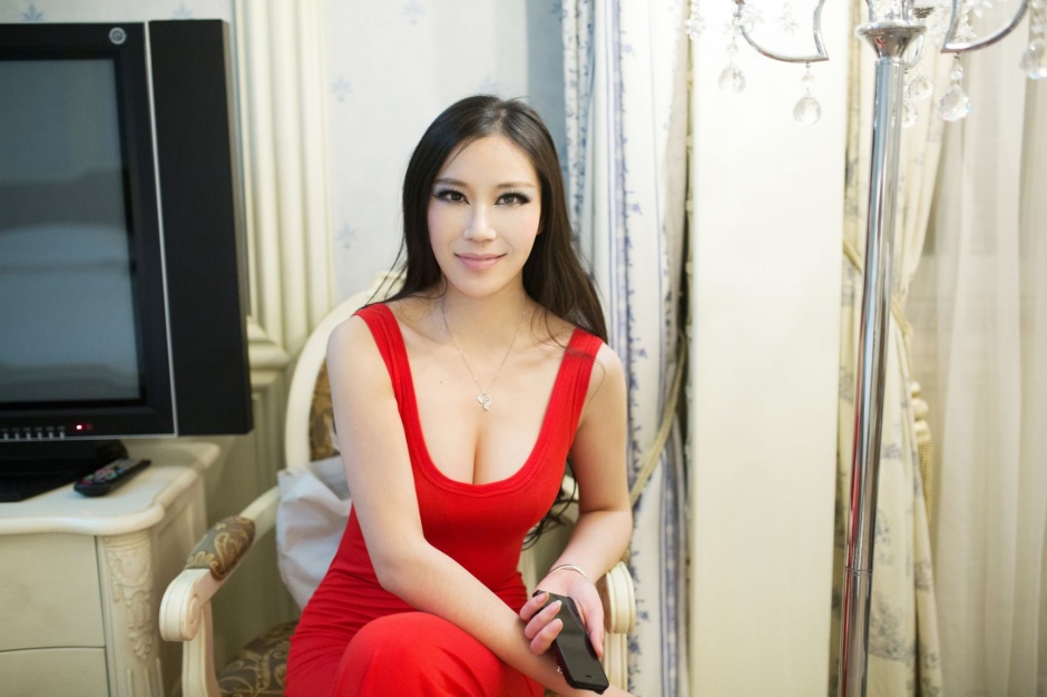 国际名模王可欣顶级人体艺术图片