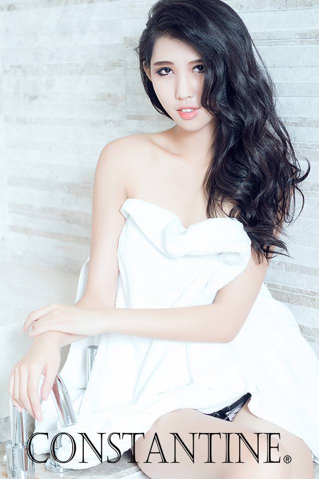 模特葛征室内大胆室内艺术图片