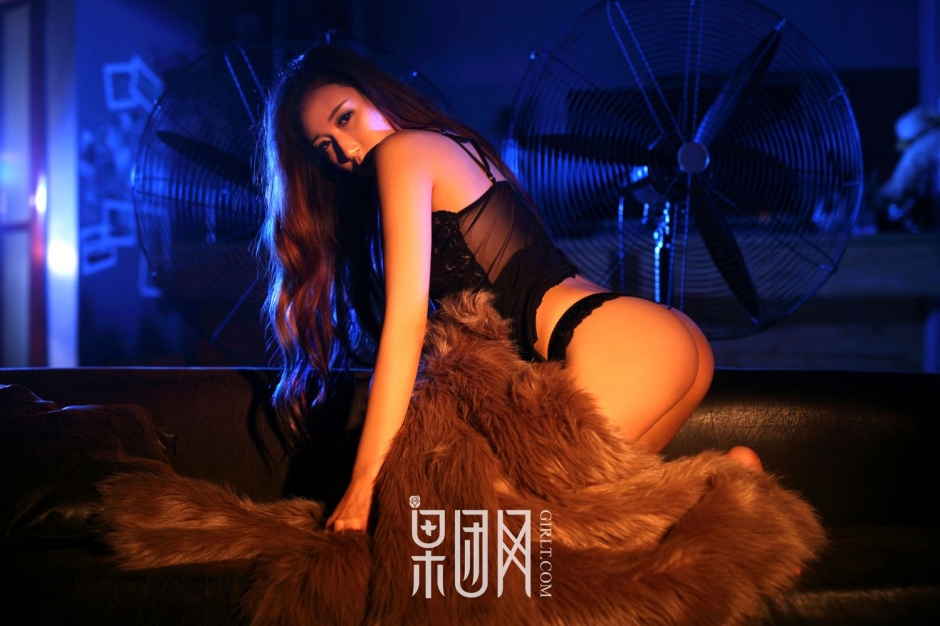 性感女神Miss琪护士服情趣写真火辣诱人