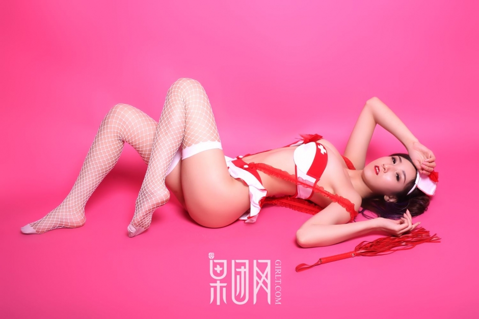 性感女神Miss琪护士服情趣写真火辣诱人
