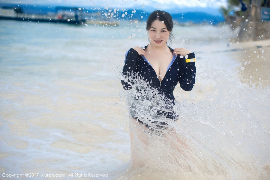 丰满美女盼盼已鸠沙滩湿身写真