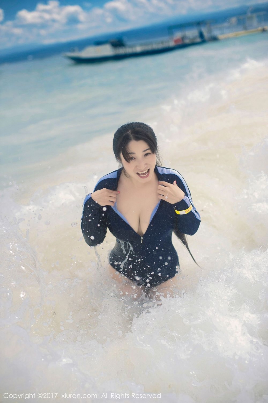 丰满美女盼盼已鸠沙滩湿身写真