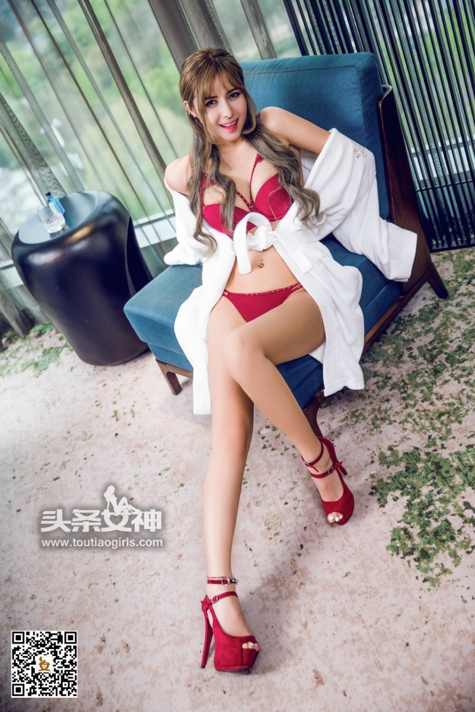 翘臀美女温蒂红色内衣诱惑写真