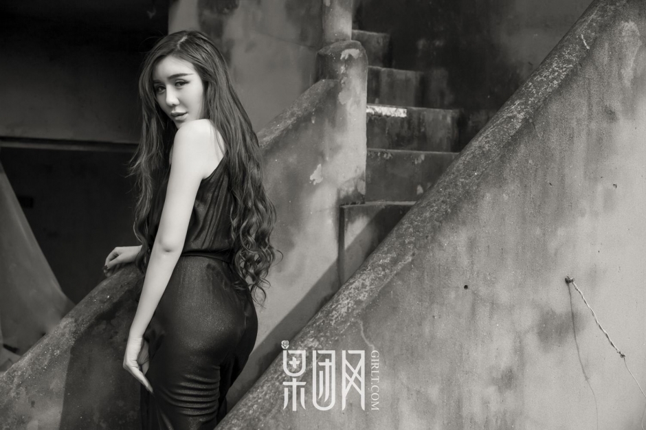 性感美女周晓唯情趣内衣写真火辣诱人