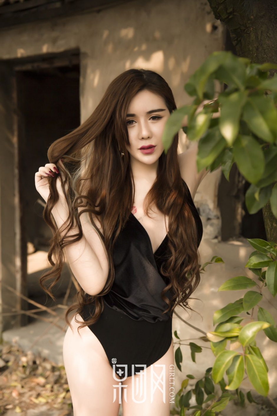 美女模特周晓唯内衣性感写真妩媚诱人