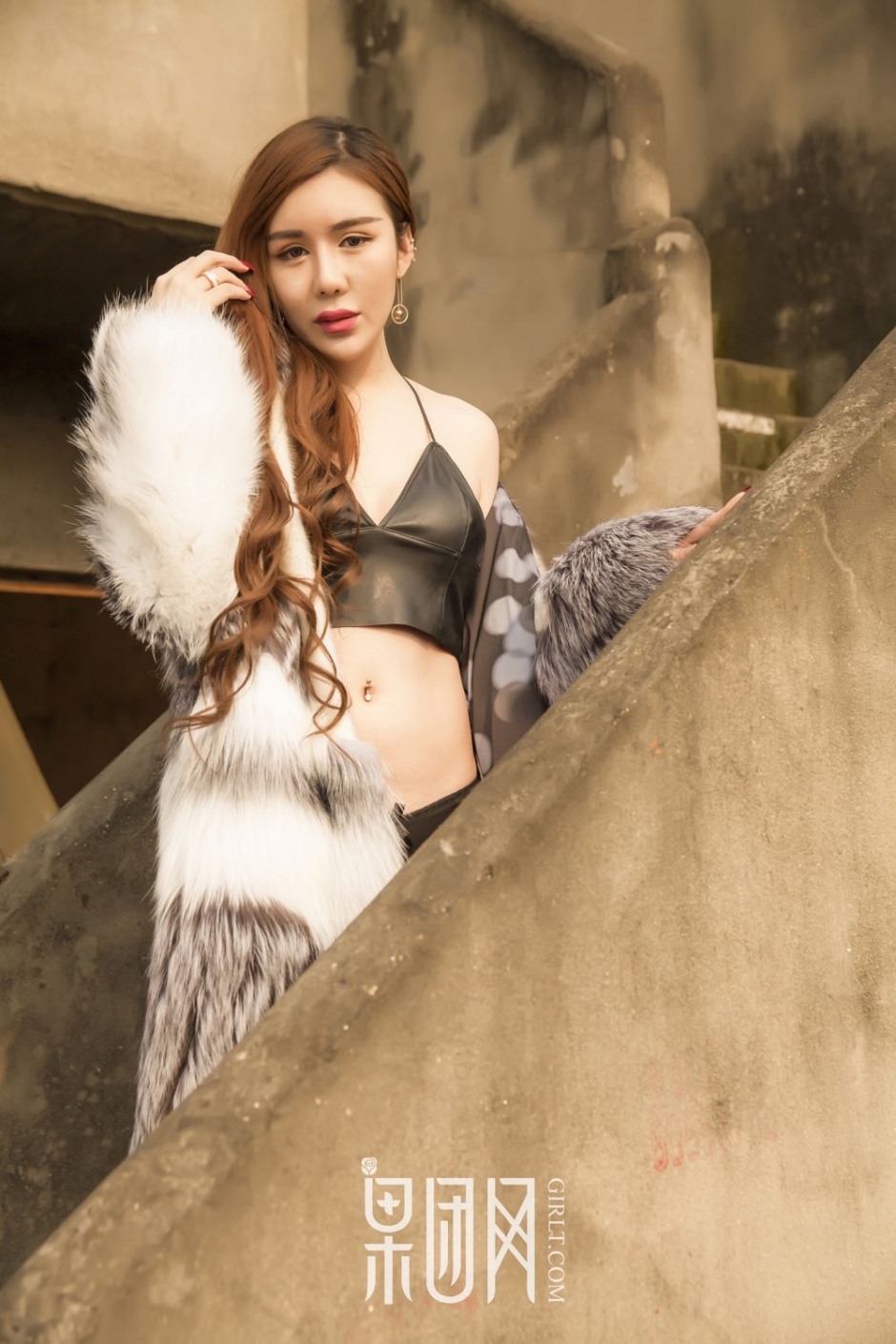 美女模特周晓唯内衣性感写真妩媚诱人