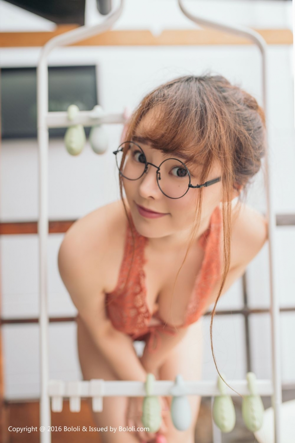 菠萝社萝莉美女七宝柳侑绮丰满诱人曲线人体艺术写真