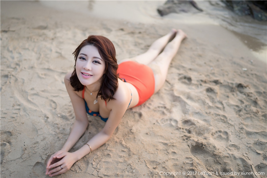 韵味十足大胸美腚少妇性感红唇高清人体艺术写真图片