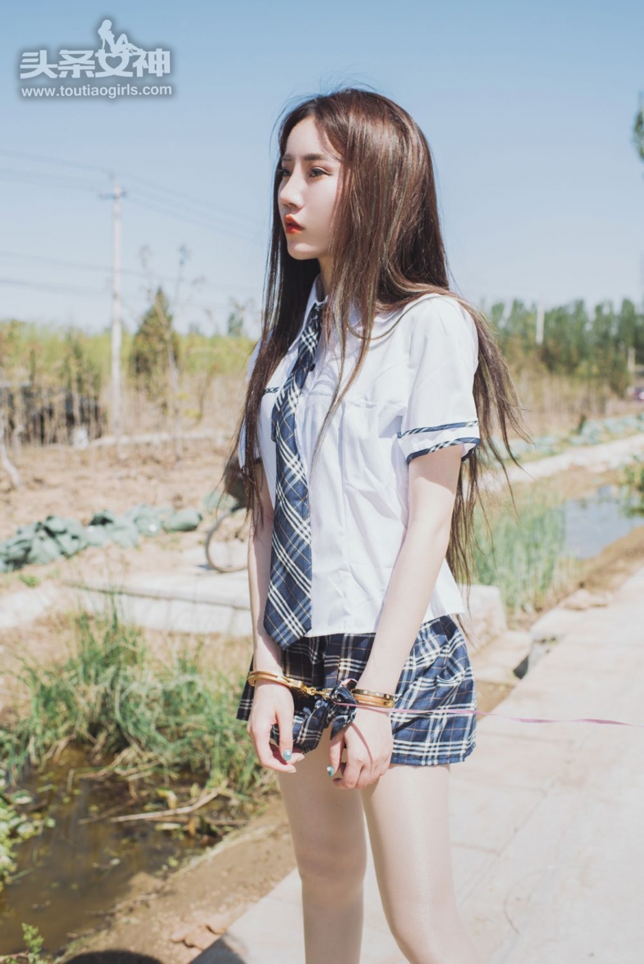 调教美腿制服美眉禁锢青系春美女人体艺术写真