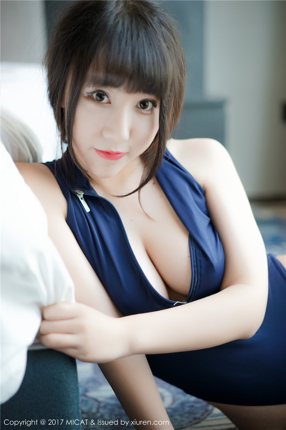 玉乳雪臀丰满童颜美女大尺度连体衣紧阴人体艺术写真