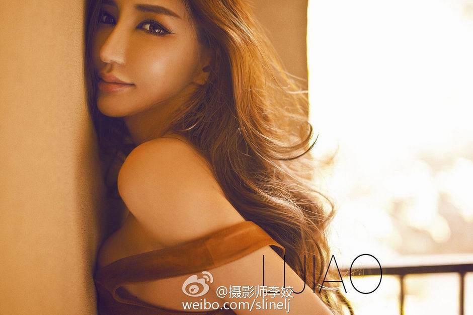 网络红人王瑞儿时尚人体艺术写真