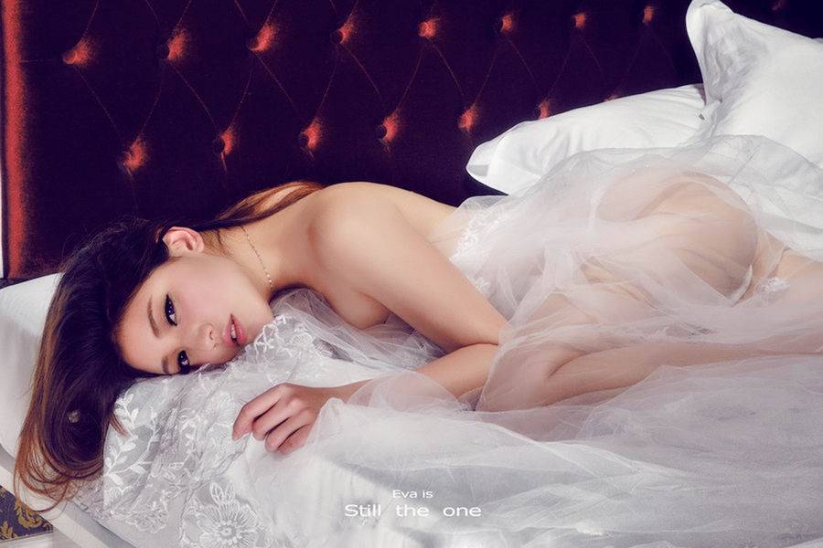 美女白色婚纱极品人体艺术写真