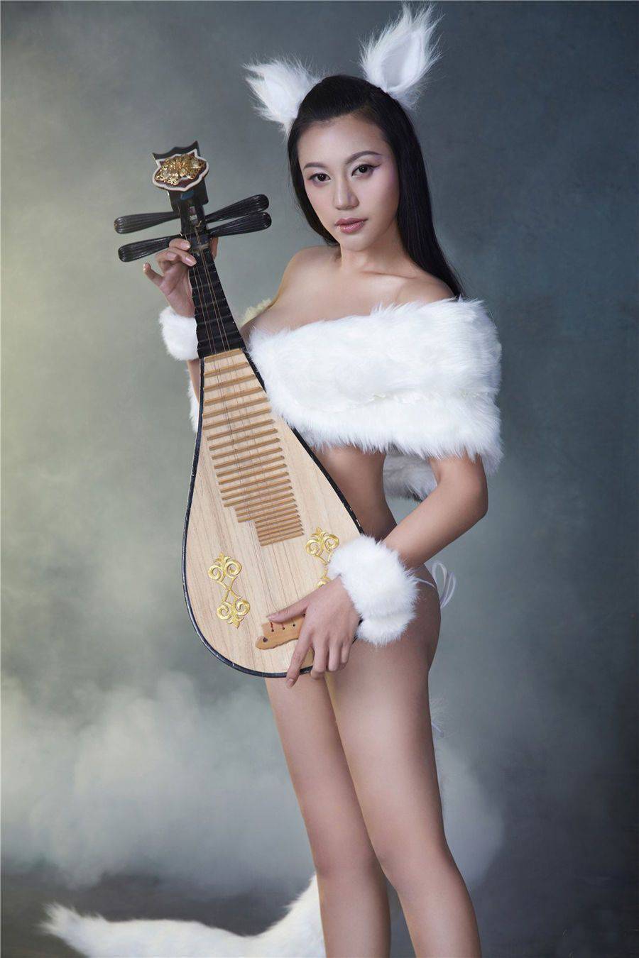 乳神苏梓玲性感人体高清大图来袭