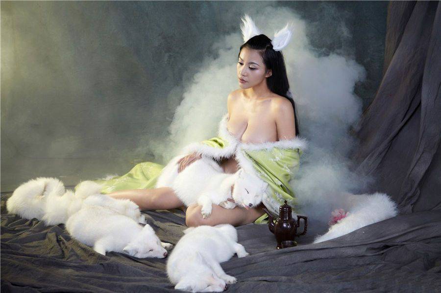 乳神苏梓玲性感人体高清大图来袭