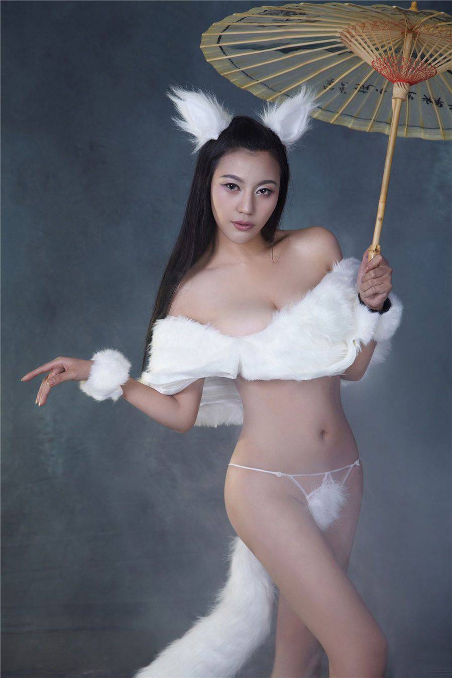 乳神苏梓玲性感人体高清大图来袭