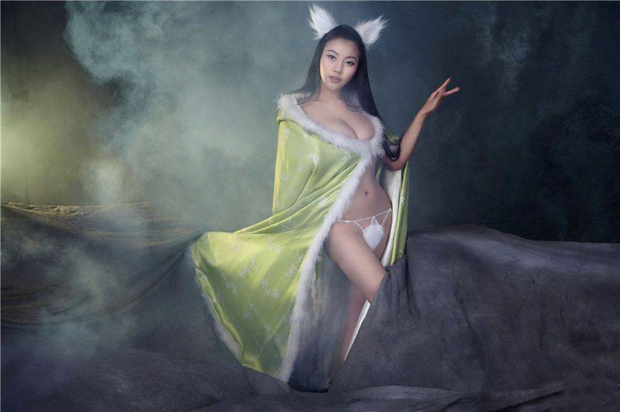 乳神苏梓玲性感人体高清大图来袭