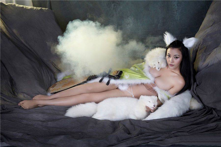 乳神苏梓玲性感人体高清大图来袭