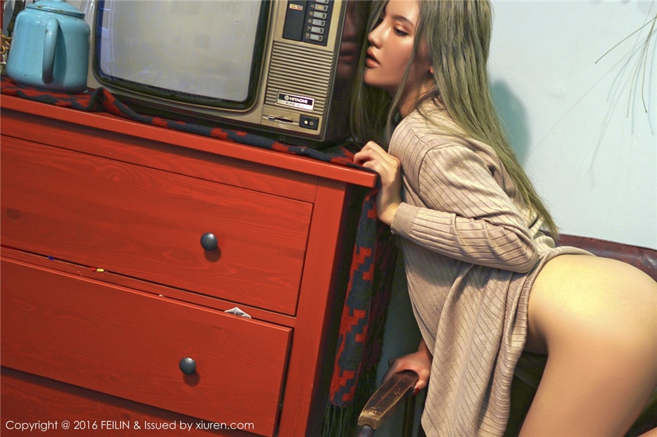 长发美女阿朱大胆人体艺术摄影图片