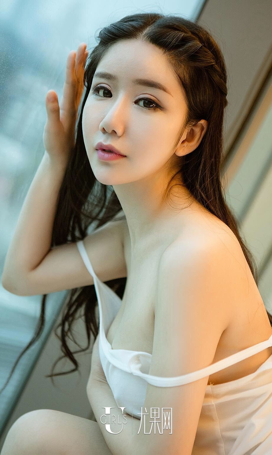 美女王司桐白皙丰满人体摄影图片