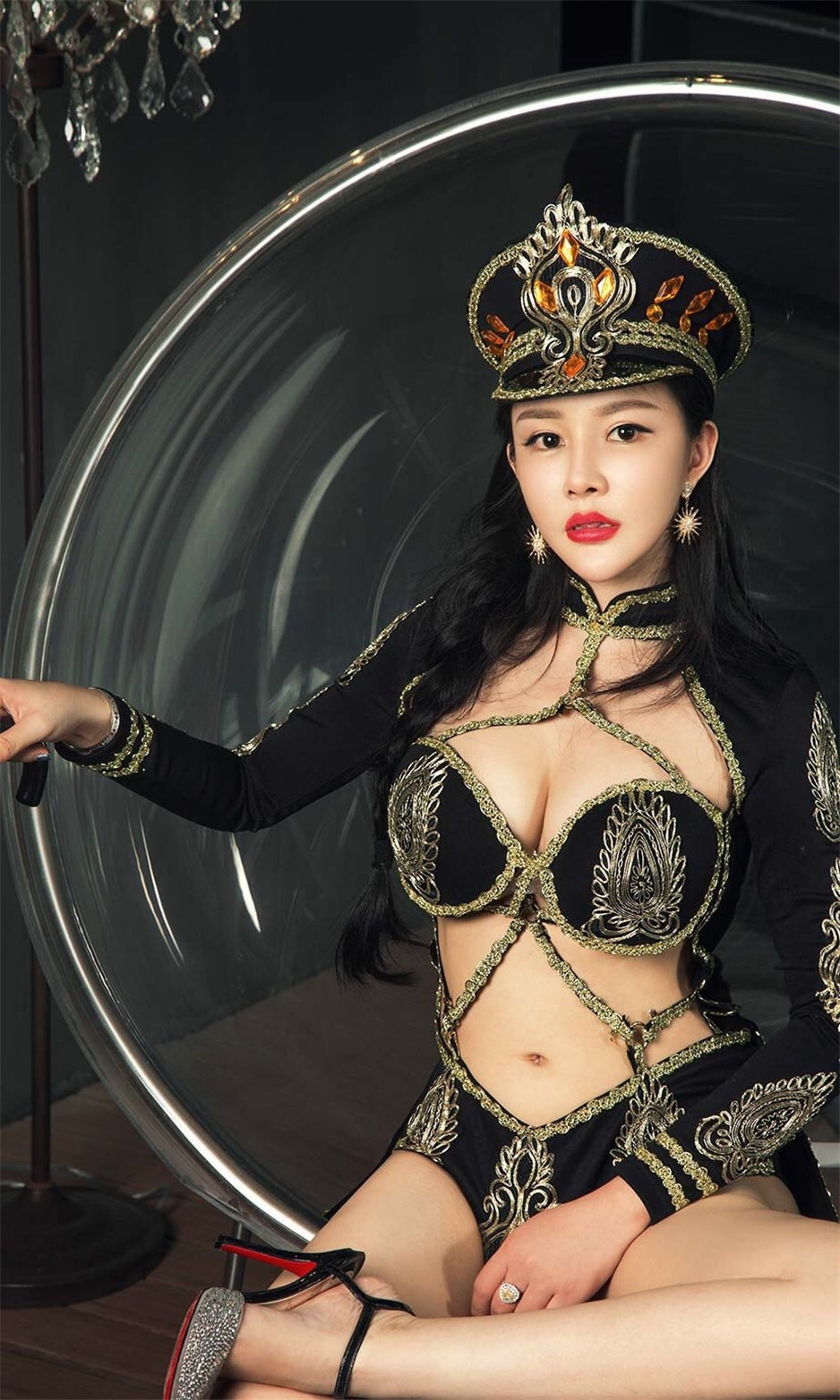 性感嫩模沈诺馨护士装扮人体写真