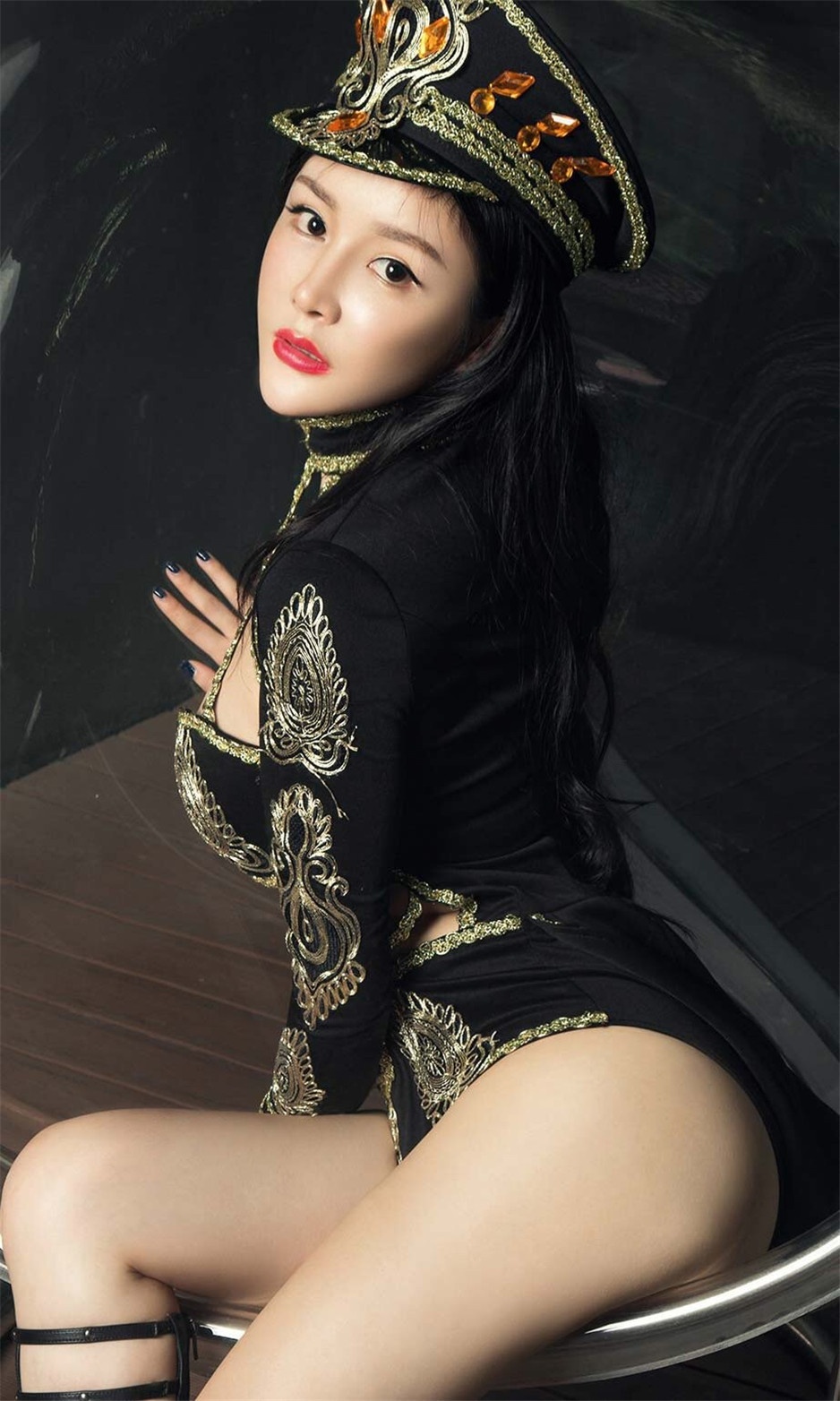 性感嫩模沈诺馨护士装扮人体写真