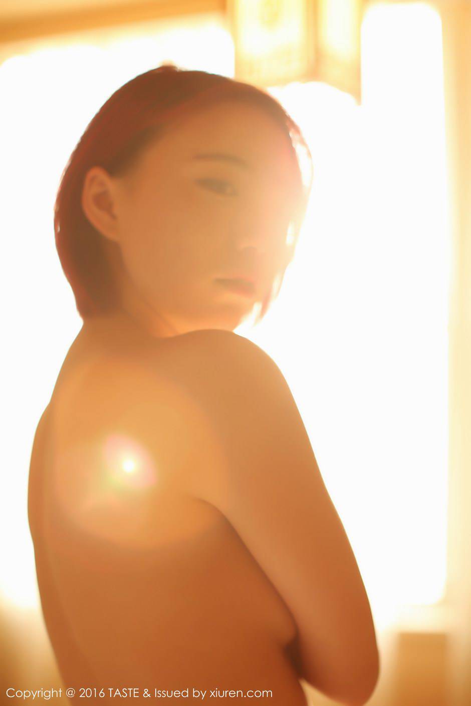 短发模特小泽空Moves唯美人体艺术写真