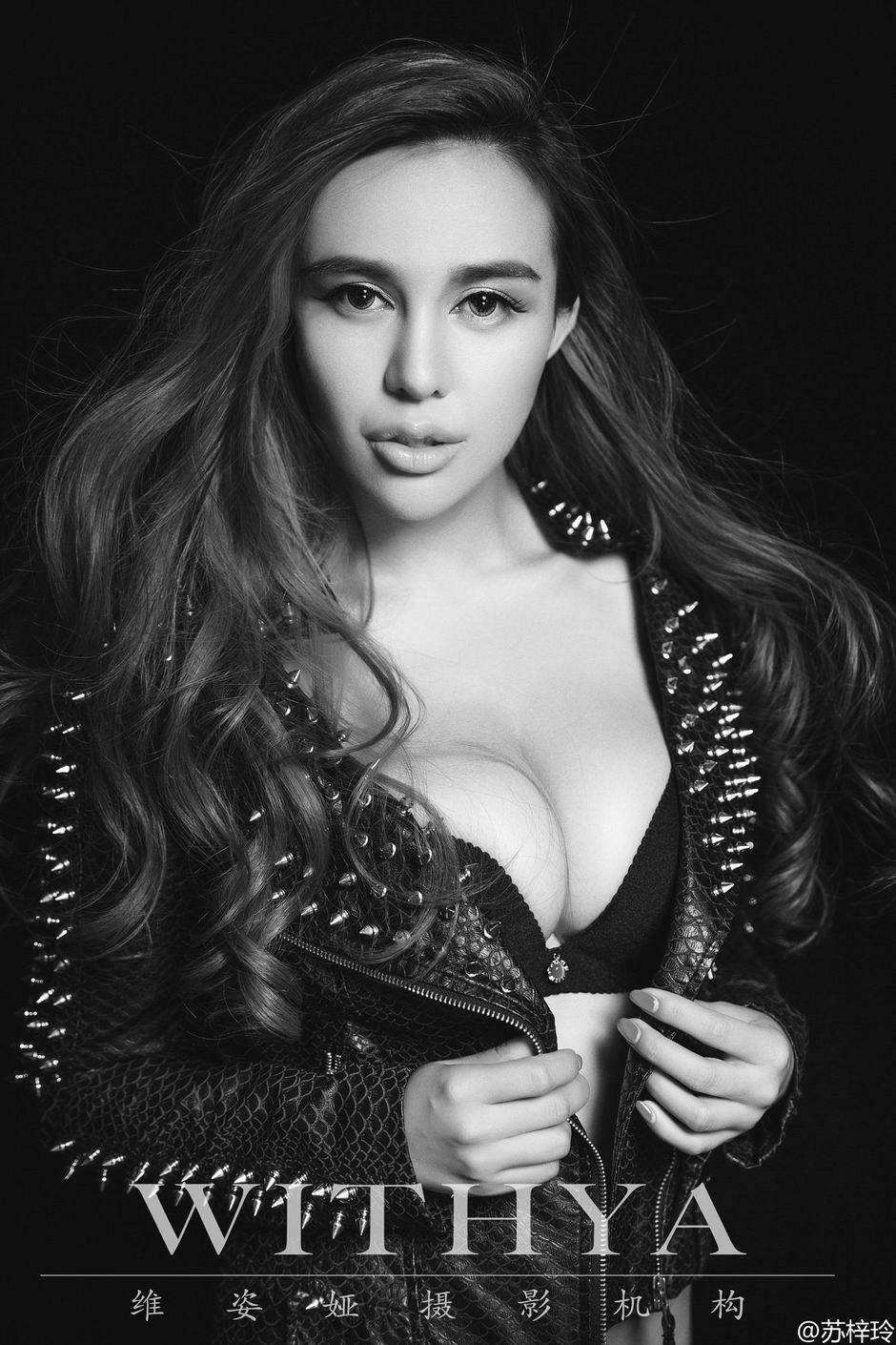 中国g奶女神苏梓玲人体高清大图