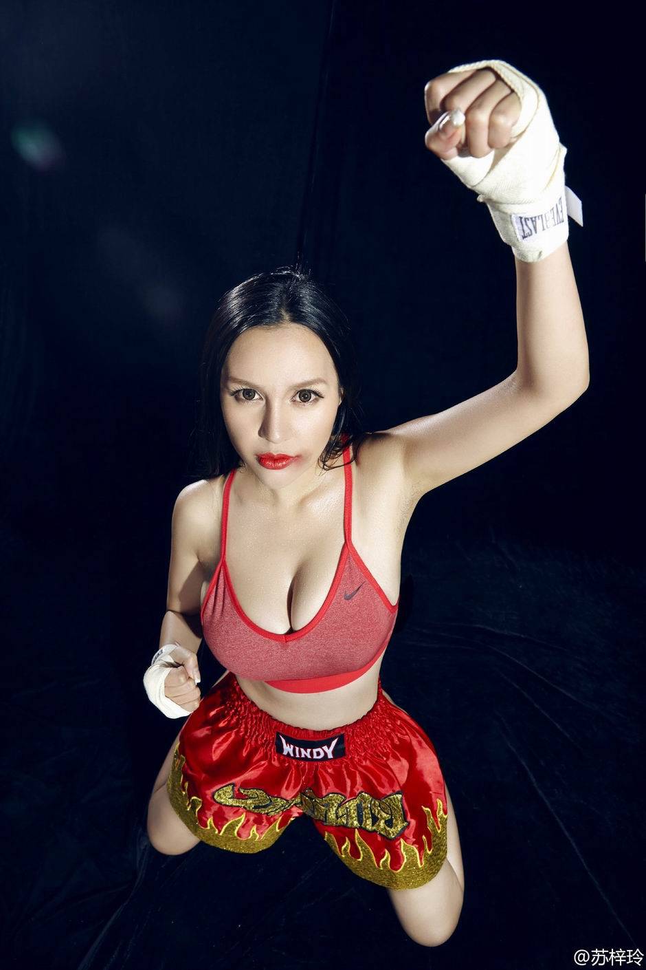 中国g奶女神苏梓玲人体高清大图