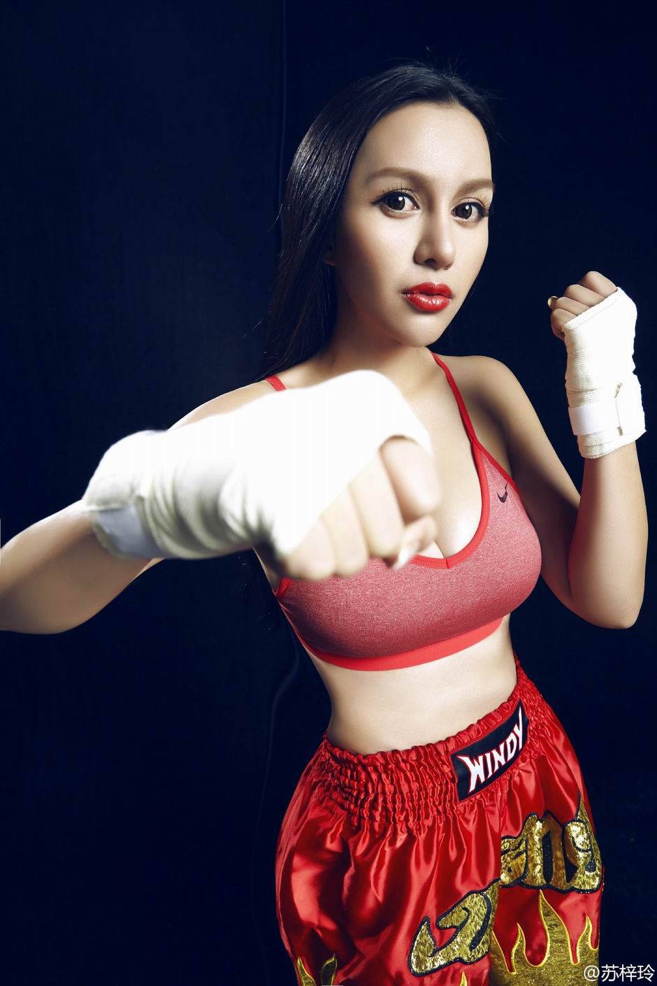 中国g奶女神苏梓玲人体高清大图