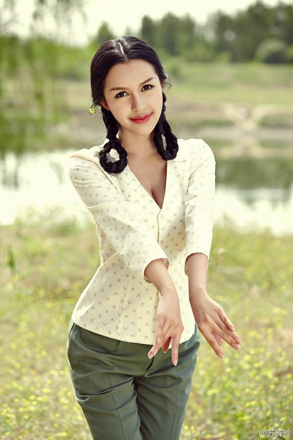 中国g奶女神苏梓玲人体高清大图