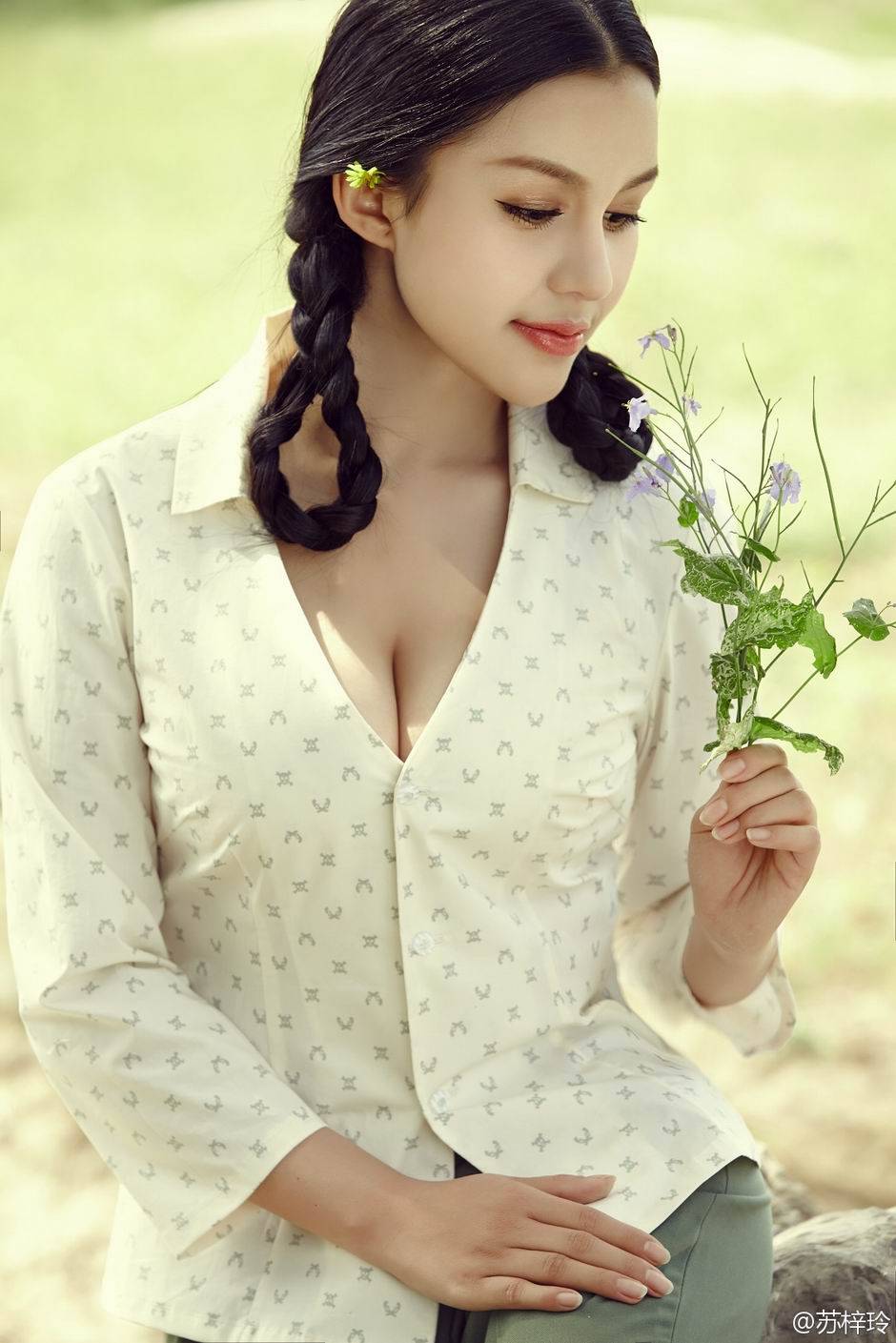 中国g奶女神苏梓玲人体高清大图