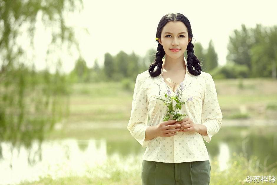 中国g奶女神苏梓玲人体高清大图