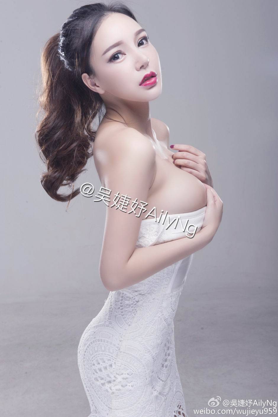 香港模特吴婕妤大胆时尚人体艺术图