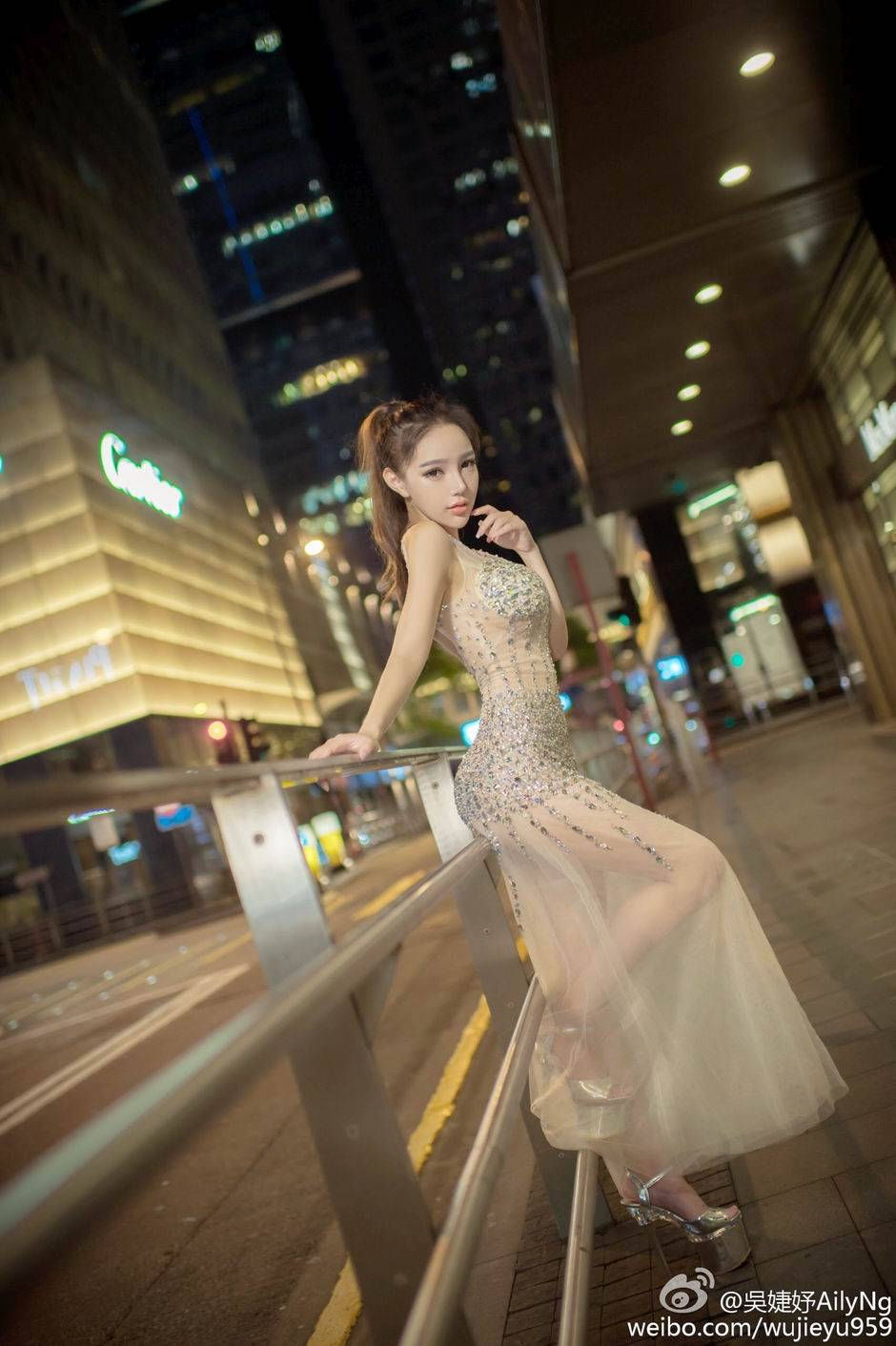 香港模特吴婕妤大胆时尚人体艺术图