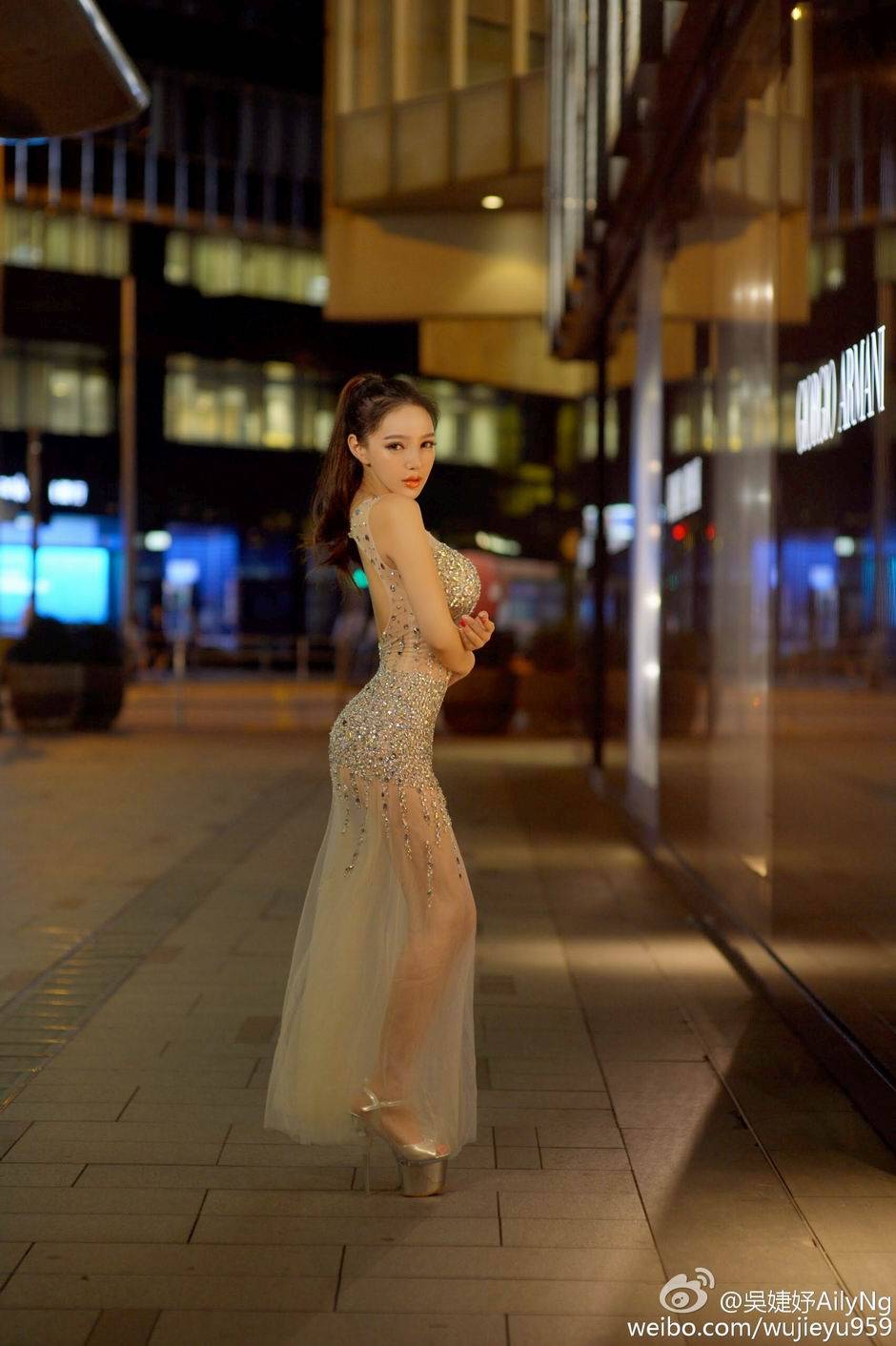 香港模特吴婕妤大胆时尚人体艺术图