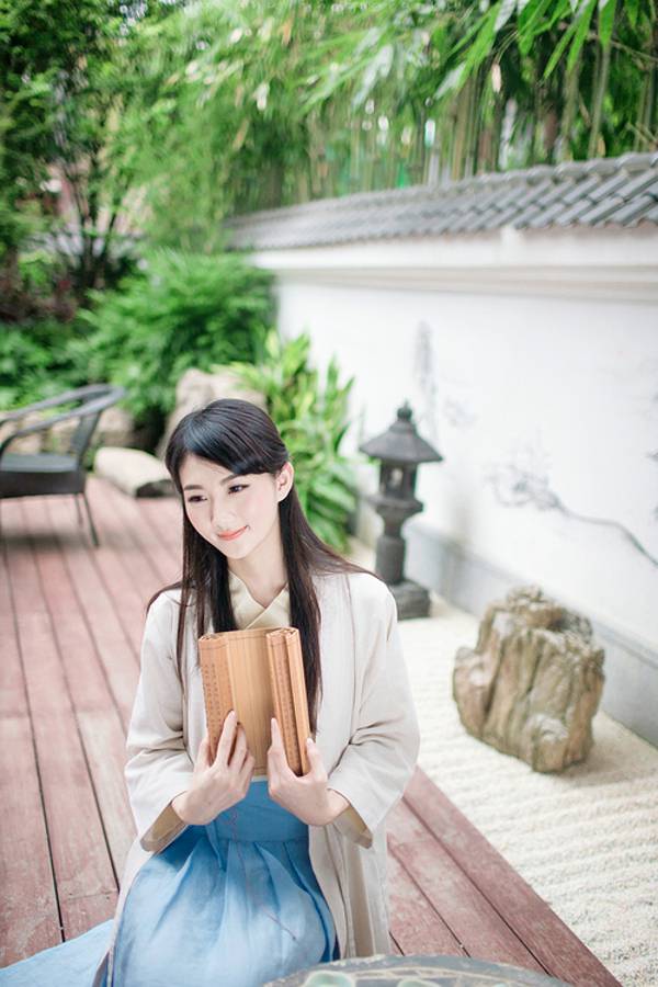 90后清纯少女汉服唯美人体写真