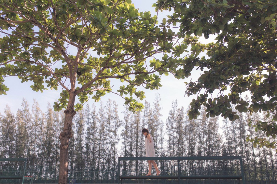 台湾甜美校花夏日人体艺术写真图片