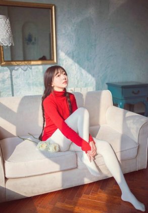 长发萝莉美少女俏皮人体写真集