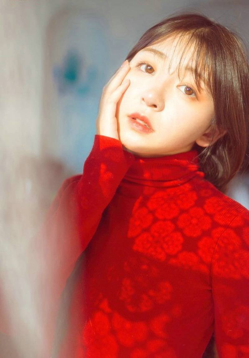 长发萝莉美少女俏皮人体写真集